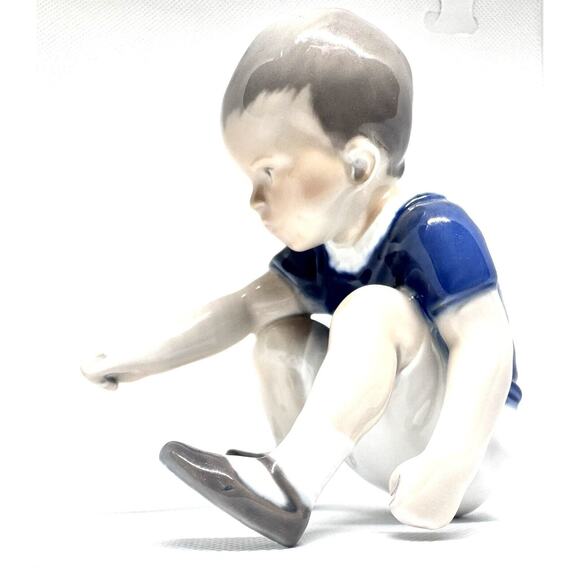 VINTAGE B & G BING AND GRONDAHL DICKIE BOY PORCELAIN FIGURINE NO. 412 VI DENMARK - Picture 5 of 9